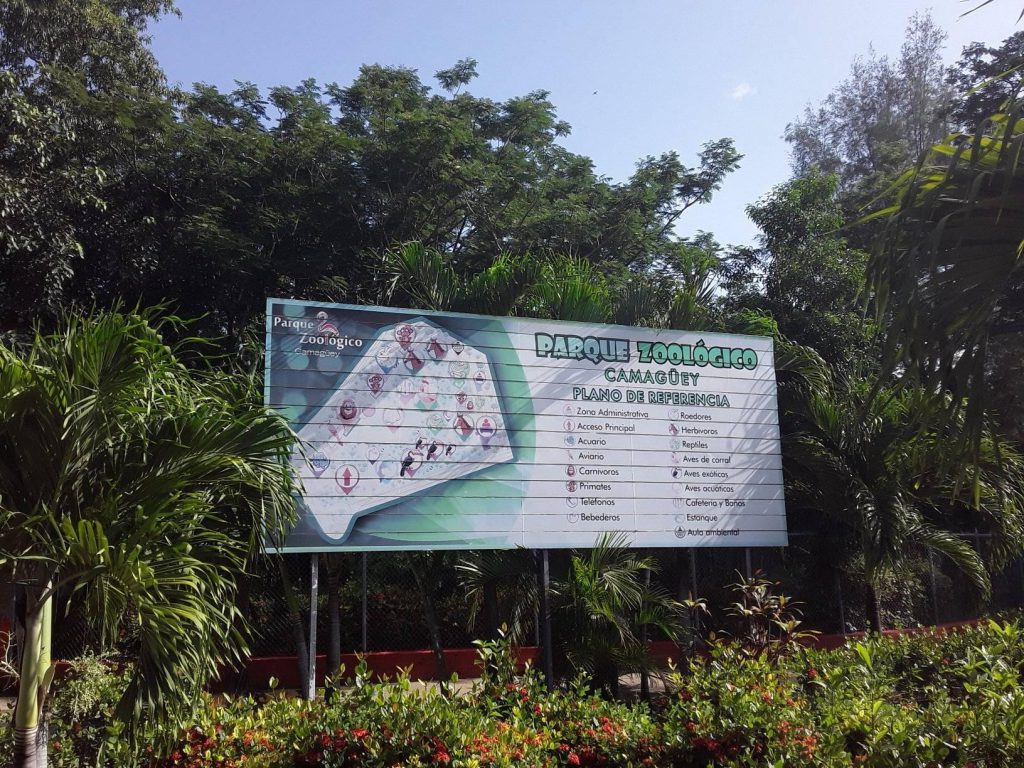 valla de entrada del Parque Zoológico de Camagüey